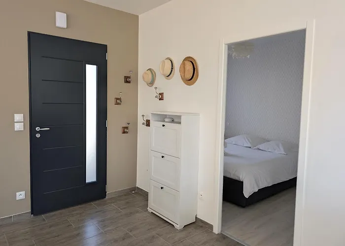 Maison Familiale Avec Jardin A Deux Pas De L'ocean * Префай