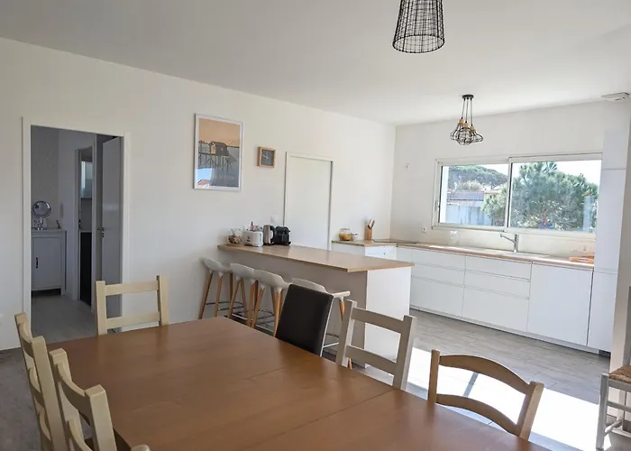 Дом отдыха Maison Familiale Avec Jardin A Deux Pas De L'ocean Префай