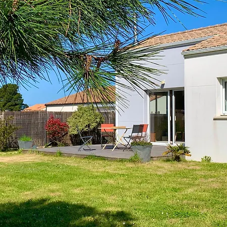Maison Familiale Avec Jardin A Deux Pas De L'ocean * Préfailles